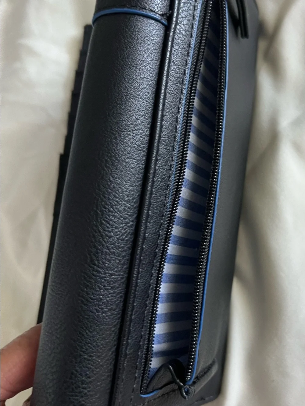 Women’s Nautica  Slim RFID Blocking wallet